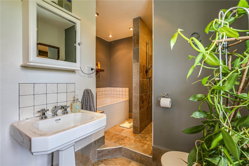 Images for Hillcrest Road, Edenbridge, Kent